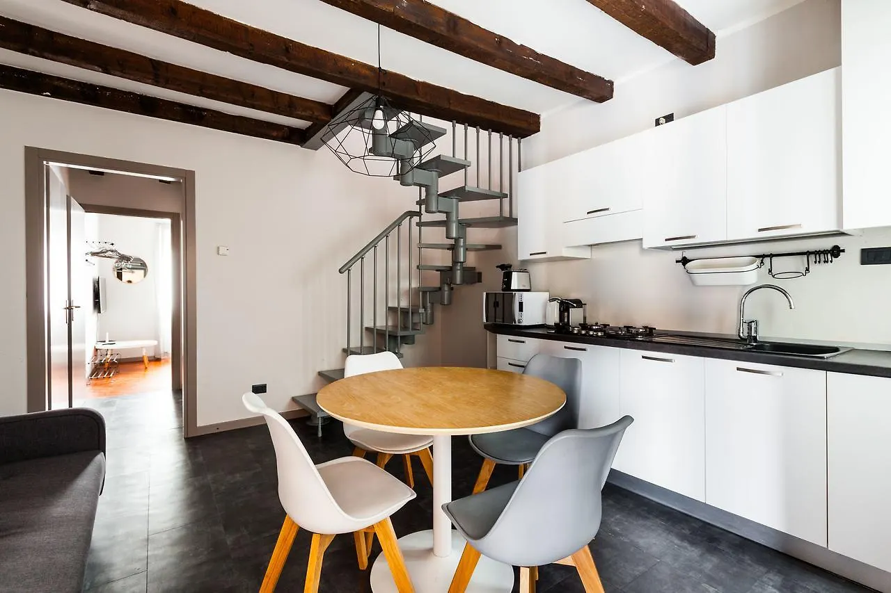 Lima Apartments ميلان